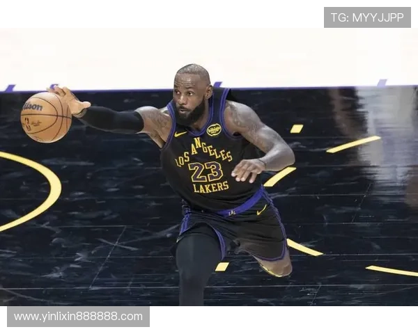 [NBA]詹姆斯17+6+7 客场击败国王.